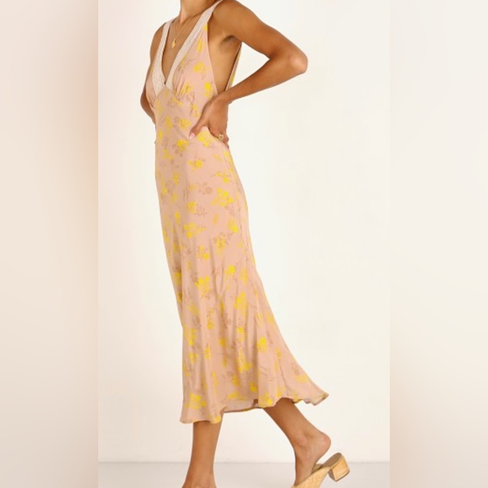 Astr the label ‘In your dreams marigold floral dress’ size S (fits like a XS/2)